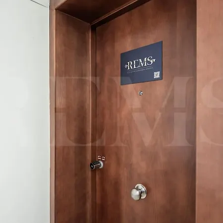 Apartment With Cathedral View & Terrace By Rems Malaga