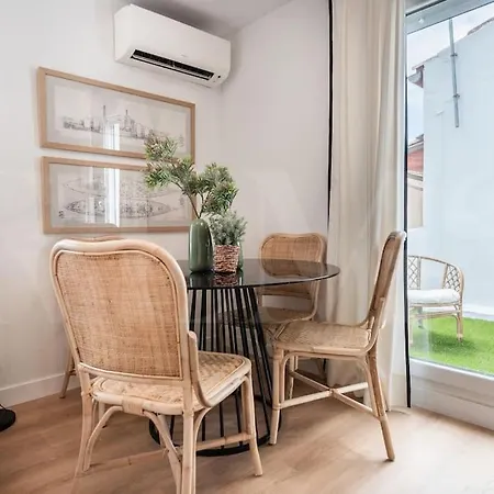 Apartment With Cathedral View & Terrace By Rems *